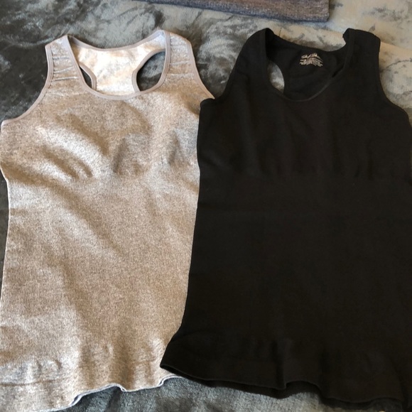 Black & Grey tank - Picture 2 of 5